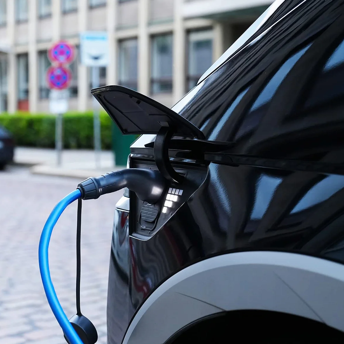 go-e Set di adattatori per la Stazione di Ricarica Gemini Flex 11 kW alla Presa CEE Rossa 32A / CEE Blu 16 A e Presa Domestica 230V